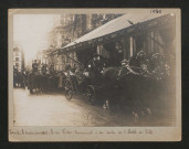 Le roi Victor Emmanuel à sa sortie de l'Hôtel de ville