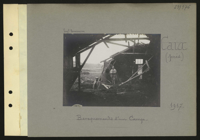 Caix (près). Baraquements d'un camp