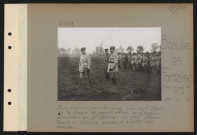 Beaulieu-les-Fontaines (près et au nord de). Prise d'armes pour la remise, par le général Pétain de la plaque de grand-officier de la Légion d'honneur au général Débeney. Les généraux Pétain, Fayolle et Débeney pendant le défilé des troupes