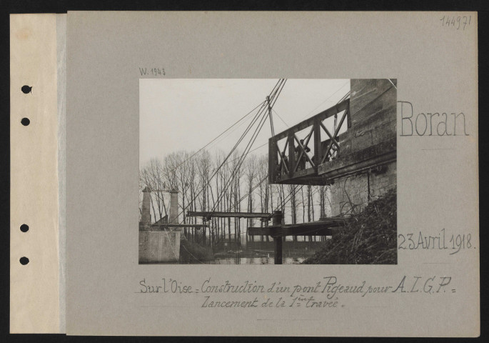 Boran. Sur l'Oise : construction d'un pont Pigeaud pour ALGP : lancement de la première travée