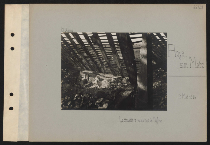 Roye-sur-Matz. Le cimetière vu du toit de l'église