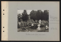 Viézigneux (entre Tracy-le-Val et Tracy-le-Mont). Au château : cimetière militaire (tombes de zouaves)