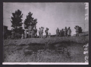 Sibérie. Sur la Kolwa. Habitants attendant l'arrivée du vapeur qui leur porte la farine indispensable