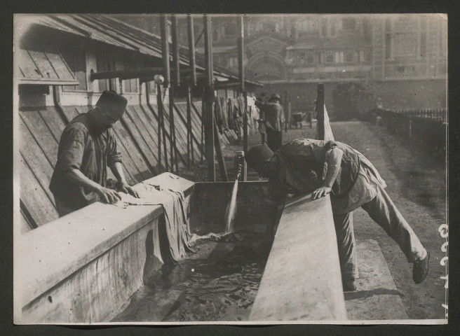 Usine de la société du gaz à Clichy (Seine)