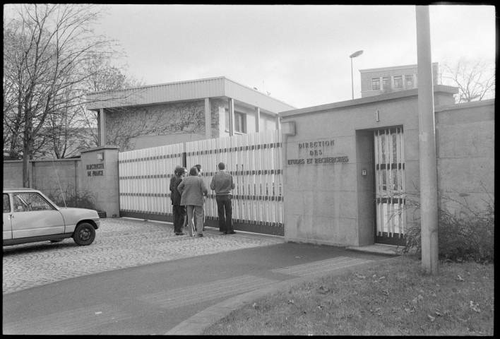 Le comité Plogoff occupe l'unité de recherches à Clamart