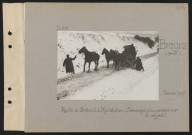 Broyes (près). Route de Breteuil à Montdidier. Démarrage d'une voiture sur le sol gelé