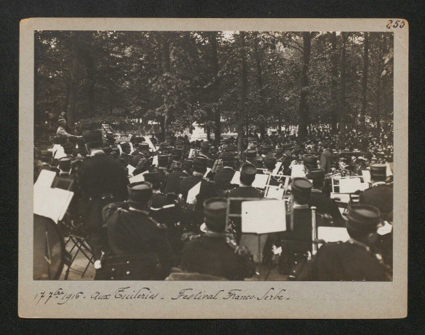 Aux Tuileries. Festival franco-serbe