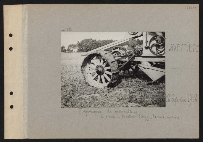 Laverrière. Expériences de motoculture : charrue à tracteur Doizy ; la roue motrice