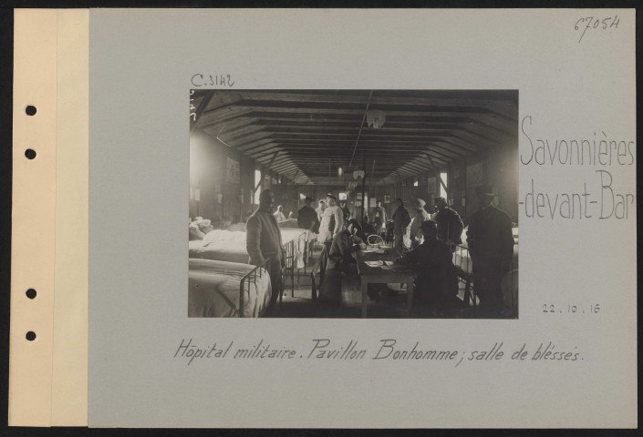 Savonnières-devant-Bar. Hôpital militaire. Pavillon Bonhomme ; salle de blessés