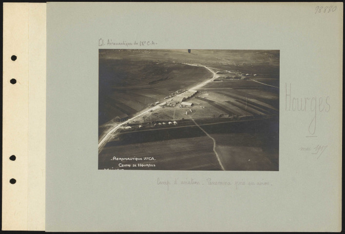 Hourges. Camp d'aviation. Panorama pris en avion