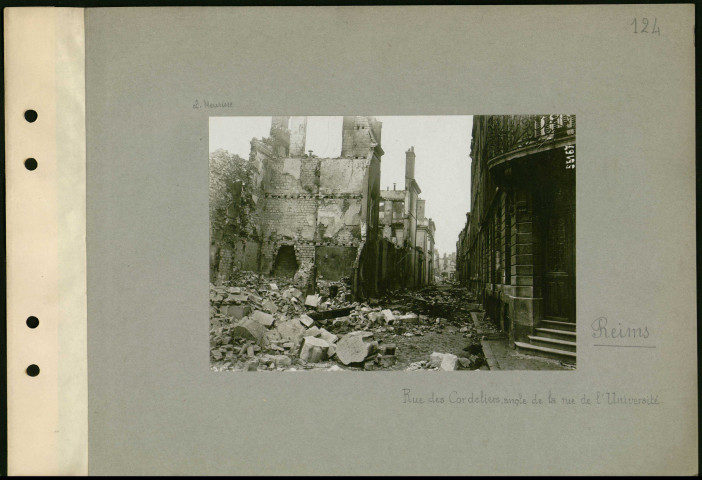 Reims. Rue des Cordeliers. Angle de la rue de l'Université