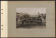 Bois de Vincennes. Champ de manœuvres. Essais de Caterpillar, tracteur américain pour artillerie lourde. Un tracteur (côté gauche)