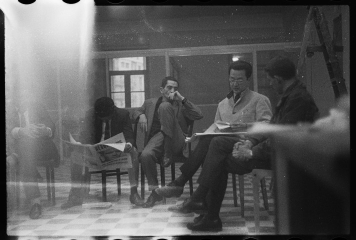 Réunion de la rédaction de Révolution Africaine en mars 1963