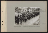 Tracy-le-Val. Un coin du village : détachement de prisonniers allemands