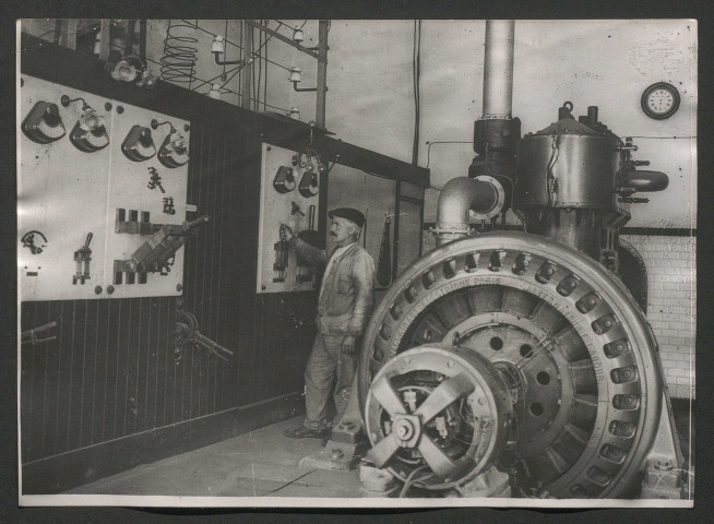 Fabrique du drap militaire à l'usine de la Bouriette