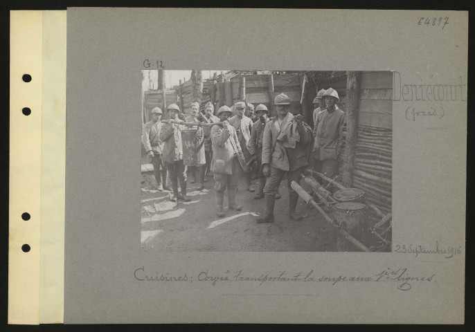 Deniécourt (près). Cuisines ; corvée transportant la soupe aux premières lignes