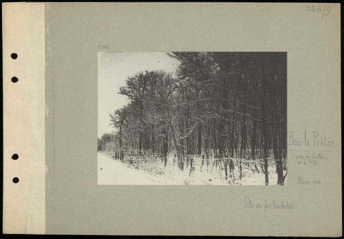 Bois le Prêtre (près de Jaillon et à l'ouest). Fils de fer barbelés