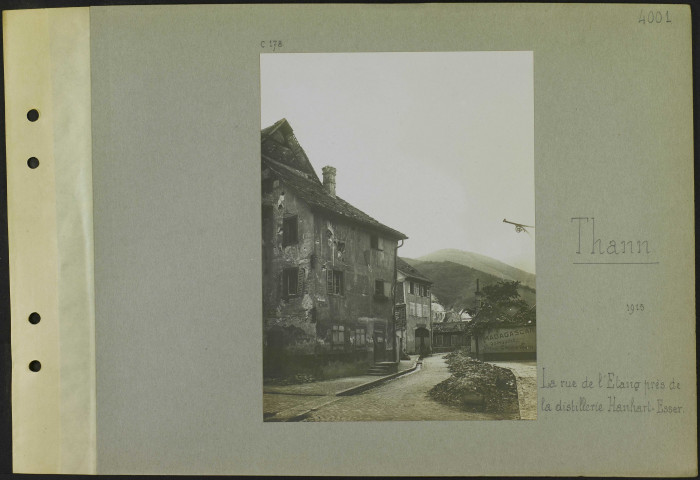 Thann. La rue de l'Etang près de la distillerie Hanhart-Esser