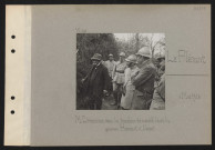 Le Plémont. M. Clémenceau dans les tranchées du massif ; à droite les généraux Humbert et Nudant