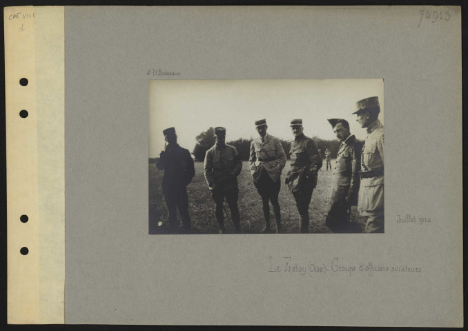 Le Frétoy (Oise). Groupe d'officiers aviateurs