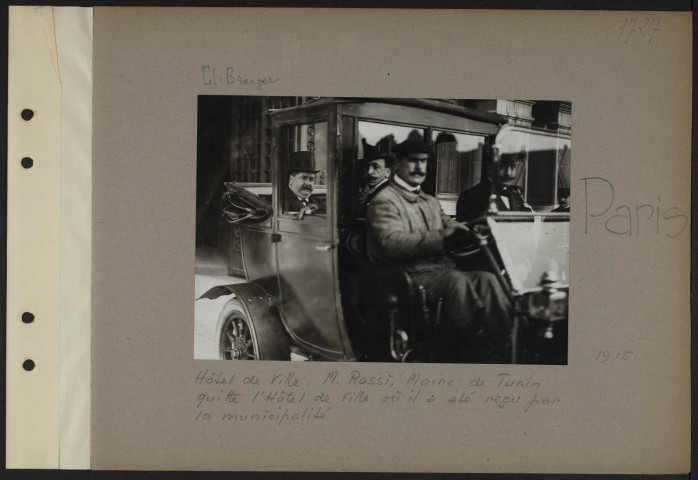 Paris. Hôtel de ville. Monsieur Rossi, maire de Turin quitte l'hôtel de ville où il a été reçu par la municipalité