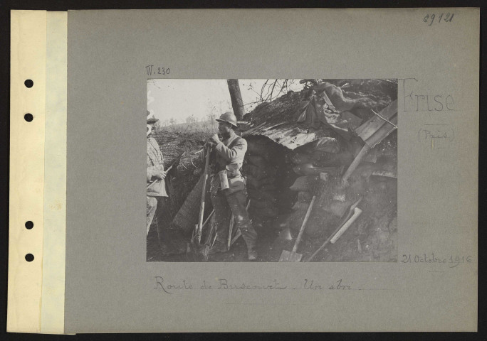 Frise (près). Route de Buscourt. Un abri