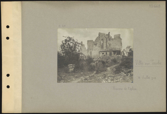 Ville-sur-Tourbe. Ruines de l'église