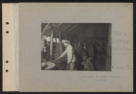 Forêt de Compiègne (près La Croix Saint-Ouen). Cantonnement de soldats annamites : la cuisine
