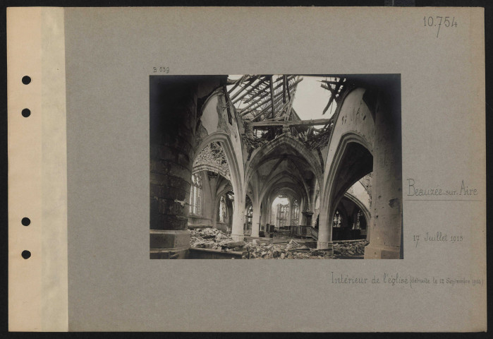Beauzée-sur-Aire. Intérieur de l'église (détruite le 12 septembre 1914)
