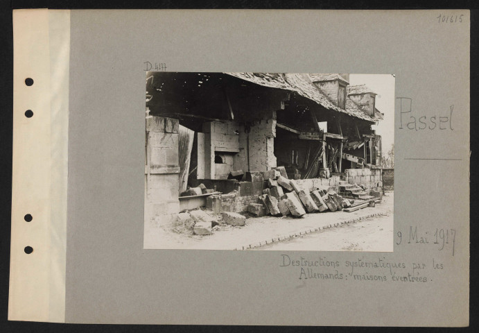 Passel. Destructions systématiques par les Allemands : maisons éventrées