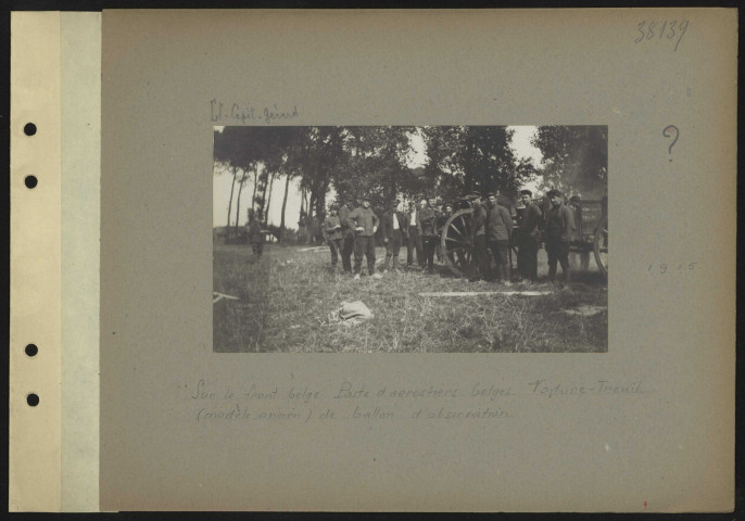 S.l. Sur le front belge. Poste d'aérostiers belges. Voiture-Treuil (modèle ancien) de ballon d'observation