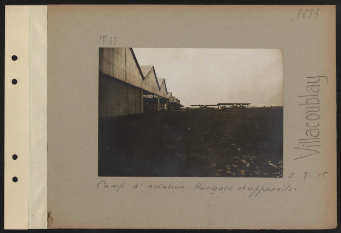 Villacoublay. Camp d'aviation. Hangars et appareils