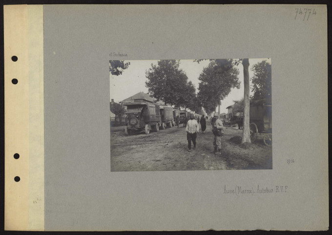 Auve (Marne). Autobus ravitaillement de viande fraîche
