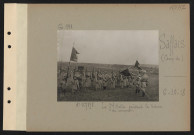 Saffais (camp de). Cf. n° 167898. Le général Haller pendant la lecture du serment
