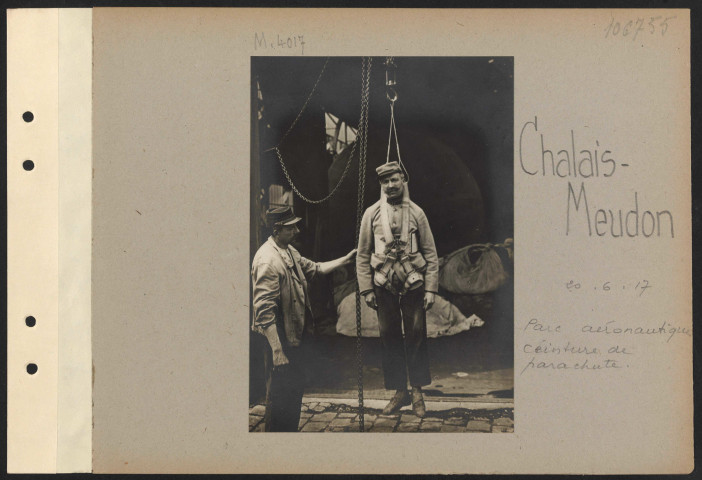 Chalais-Meudon. Parc aéronautique . Ceinture de parachute