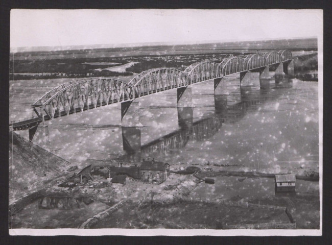 Barnaoul (Sibérie). Le grand pont sur l'Obi