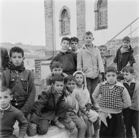 Oran, Saïda: enfants et Oranais dans les rues