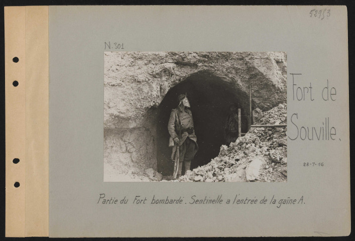 Fort de Vaux. Le fort et ses abords, côté de l'entrée