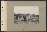 Bathelémont-lès-Bauzemont. Tombes des premiers soldats américains tombés au champ d'honneur. Mission des journalistes américains visitant les tombes