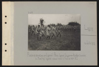 Lagny. Remise de décorations par le général Pétain : le général et les généraux Humbert [au centre] et de Maud'huy [à gauche] passent devant le front du 410e RI