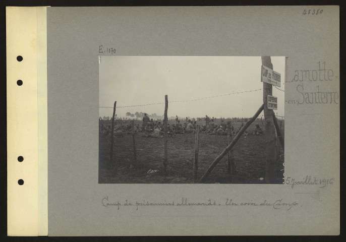 Lamotte-en-Santerre. Camp de prisonniers allemands. Un coin du camp
