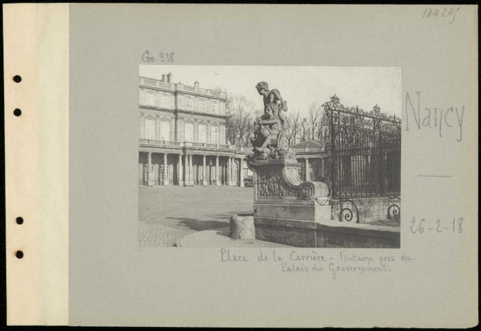 Nancy. Place de la Carrière. Fontaine près du Palais du gouvernement