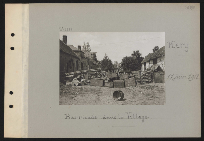 Méry. Barricade dans le village