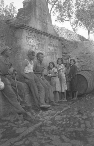 Espagnols avec des brigadistes à Pradell