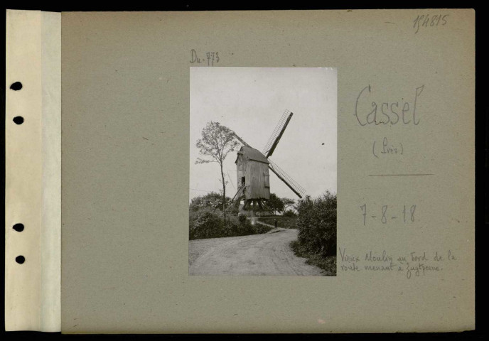 Cassel (Près). Vieux moulin au bord de la route menant à Zuytpeene