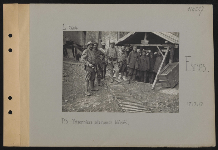 Esnes. PS. Prisonniers allemands blessés