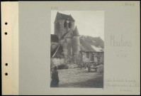 Moulins. L'église bombardée. Au pied de l'église, dépôt de rondins et de matériel de tranchées