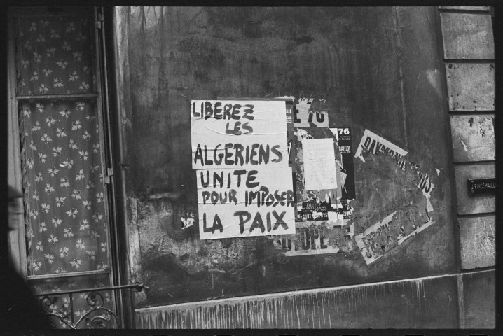 Affiche : « Libérez les algériens »