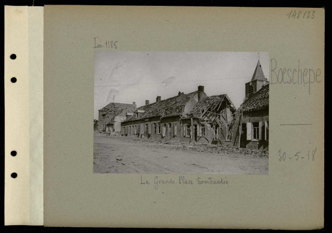 Boeschepe. La grande place bombardée