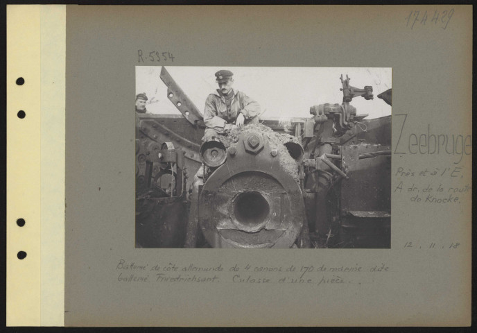 Zeebrugge (près et à l'est. À droite de la route de Knocke). Batterie de côte allemande de quatre canons de 170 de marine dite batterie Friedrichsart. Culasse d'une pièce